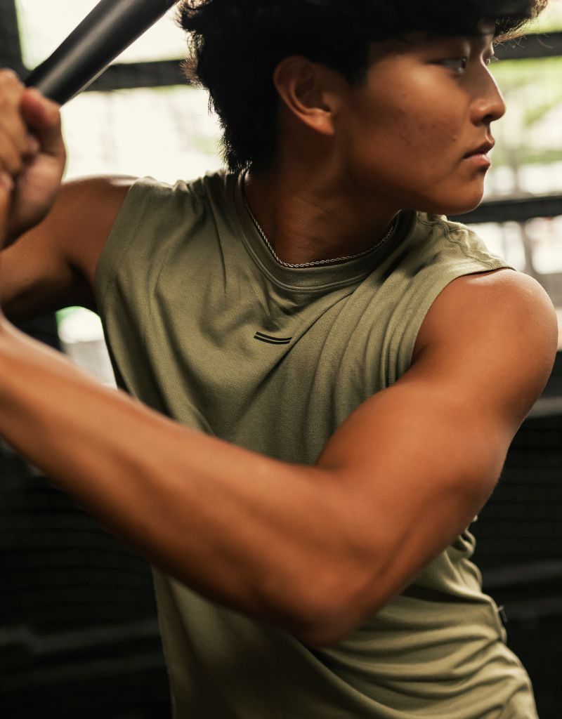 THNDHRT COLLECTION TRAINING APPAREL - PERFORMANCE TANK (GRAY)