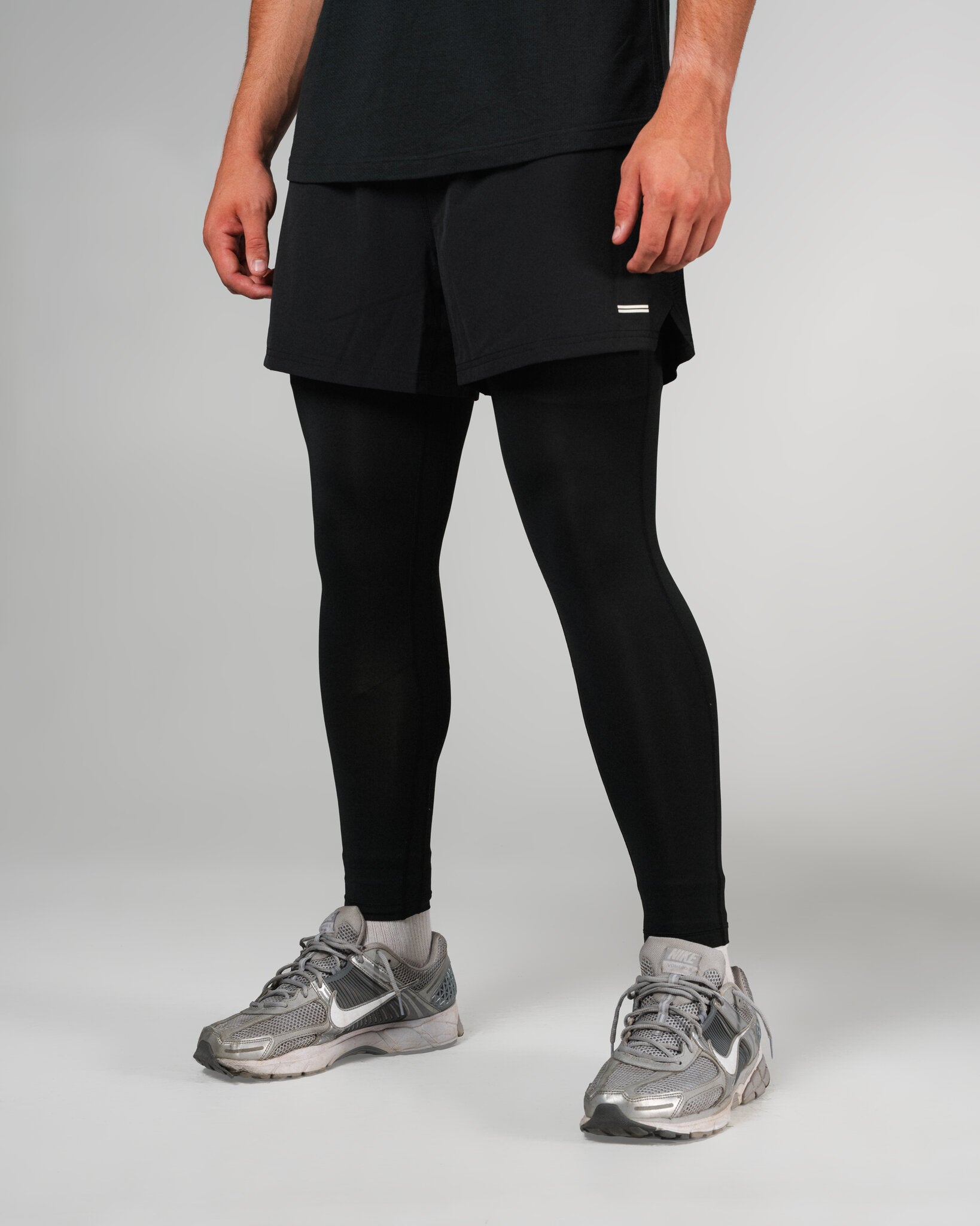 THNDHRT COLLECTION TRAINING APPAREL - PERFORMANCE TIGHTS (BLACK)