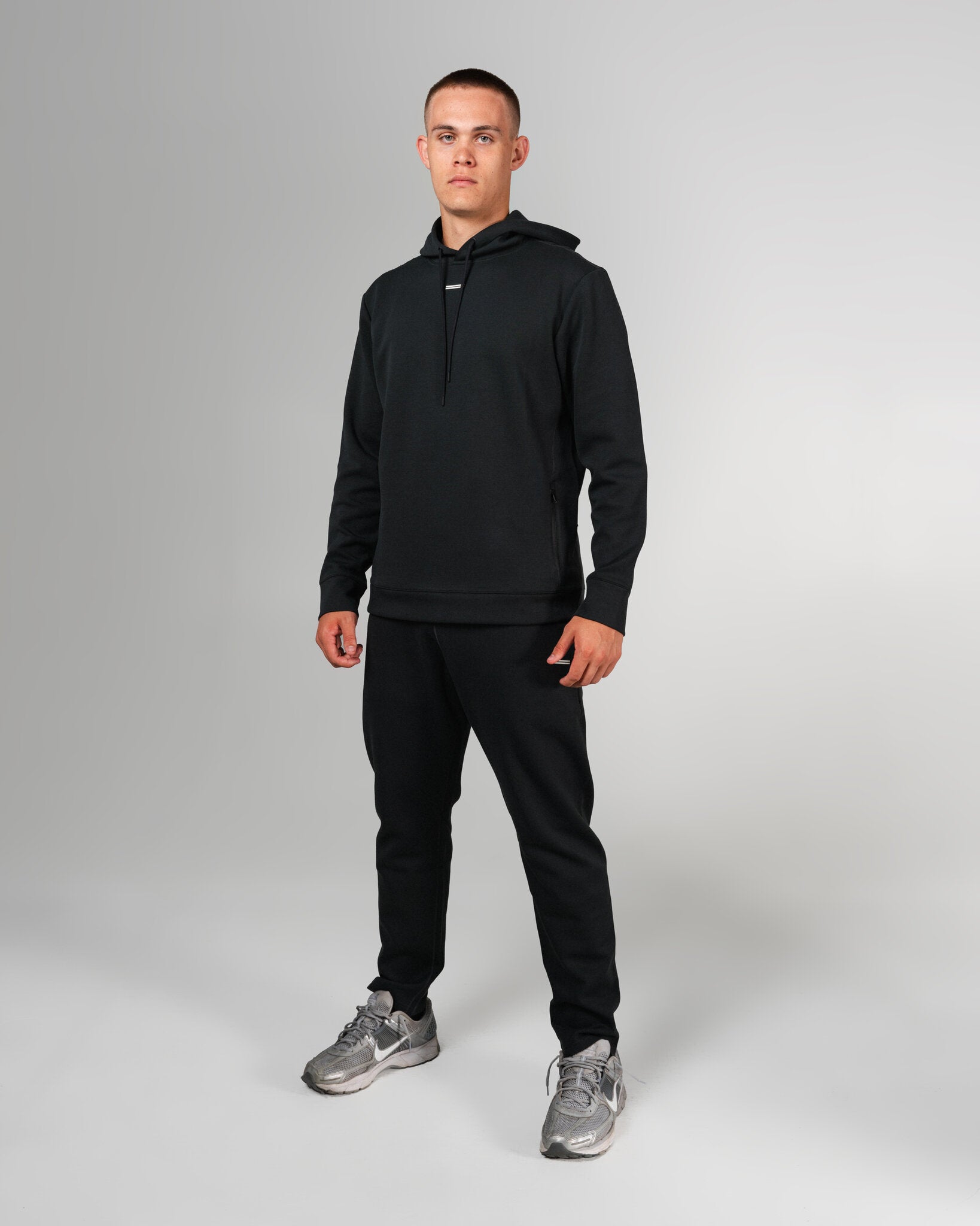 THNDHRT COLLECTION TRAINING APPAREL - HEAVYWEIGHT HOODIE (BLACK)