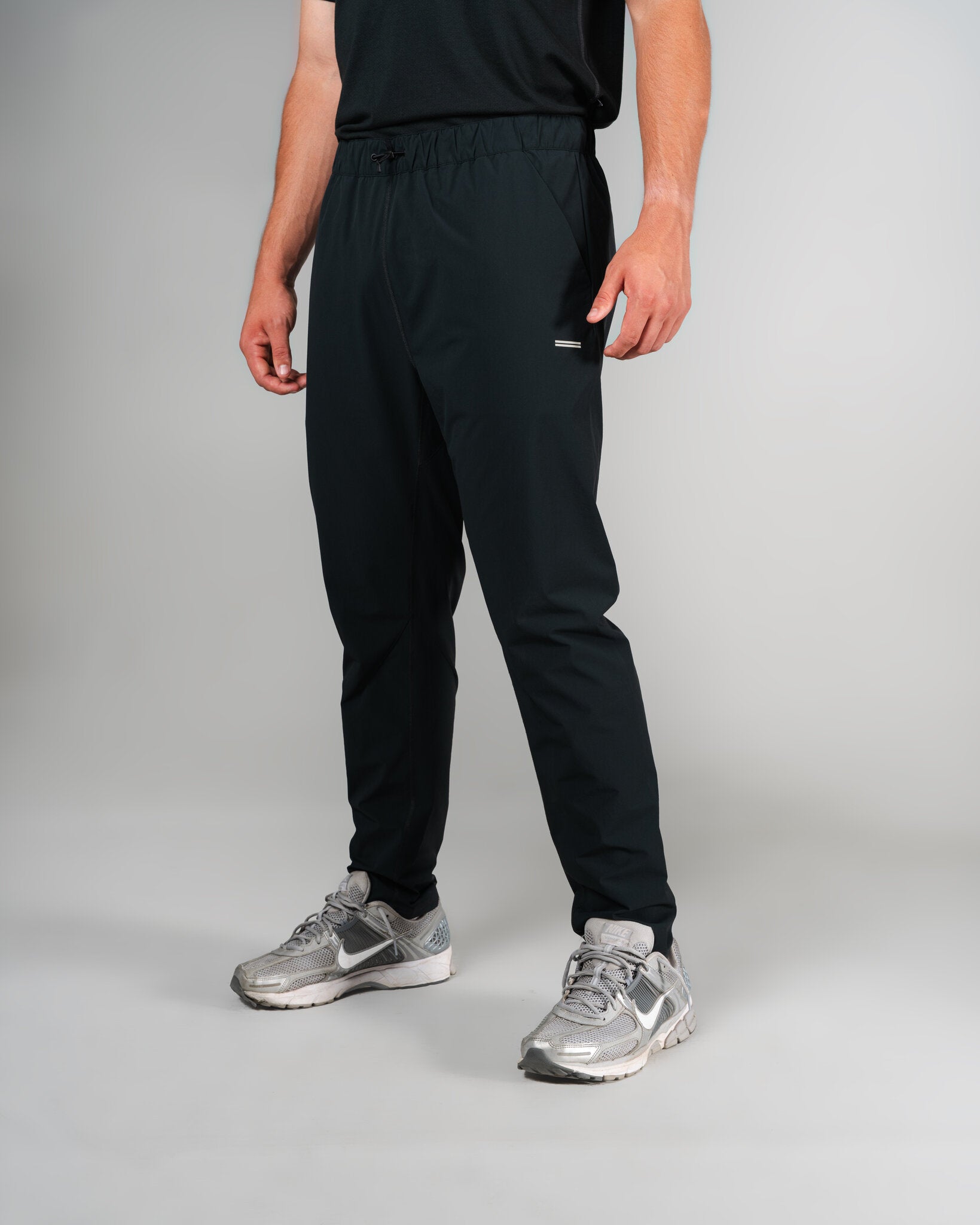 THNDHRT COLLECTION TRAINING APPAREL - TRACK PANT (BLACK)