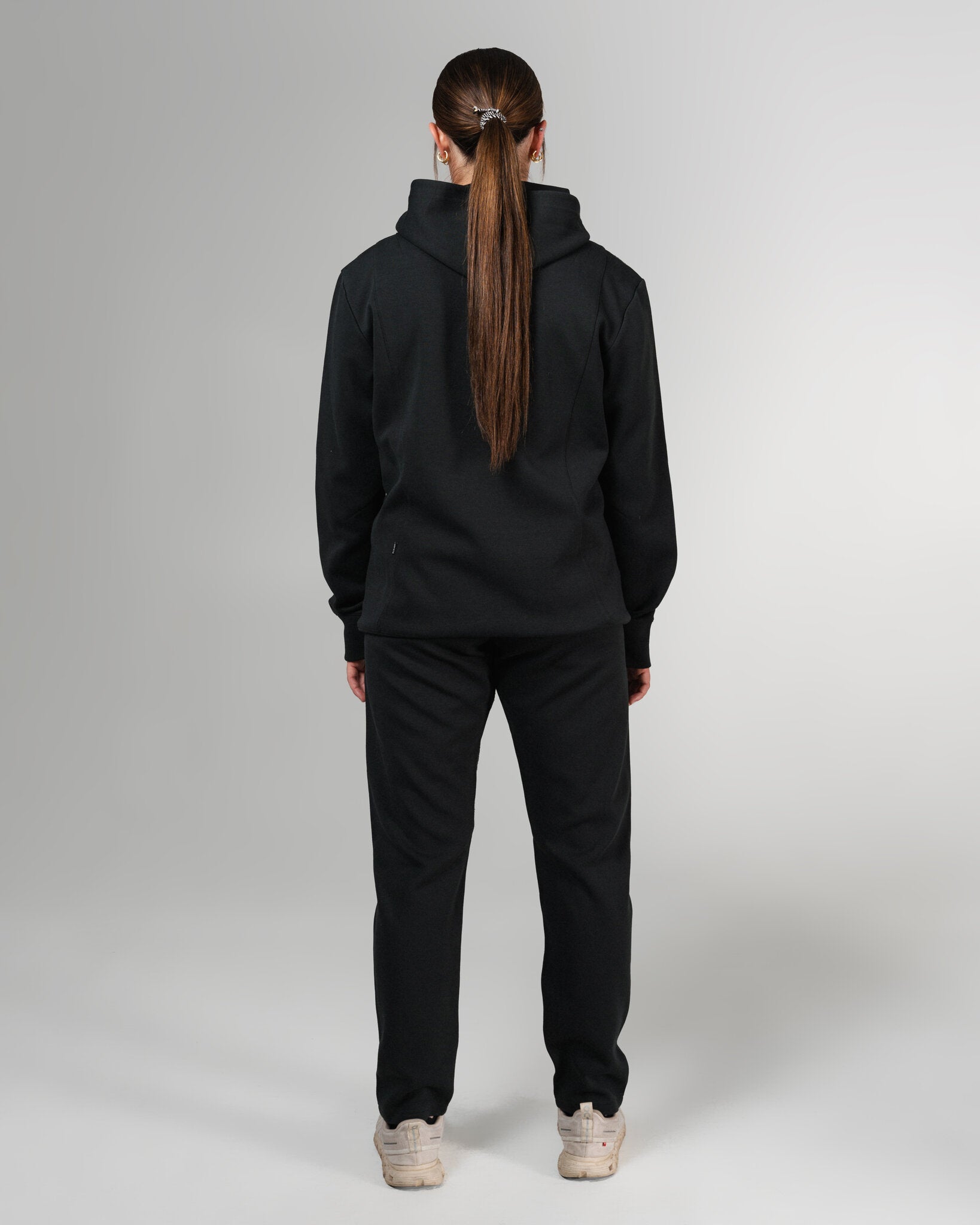 THNDHRT COLLECTION TRAINING APPAREL - HEAVYWEIGHT HOODIE (BLACK)