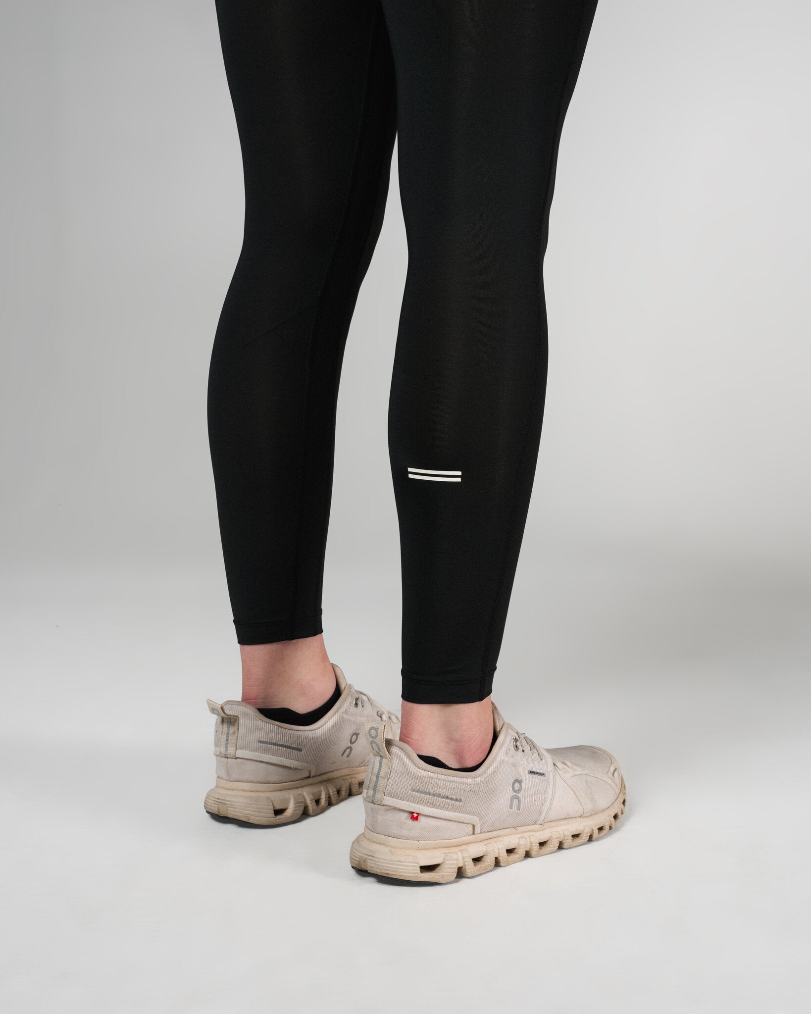 THNDHRT COLLECTION TRAINING APPAREL - PERFORMANCE TIGHTS (BLACK)