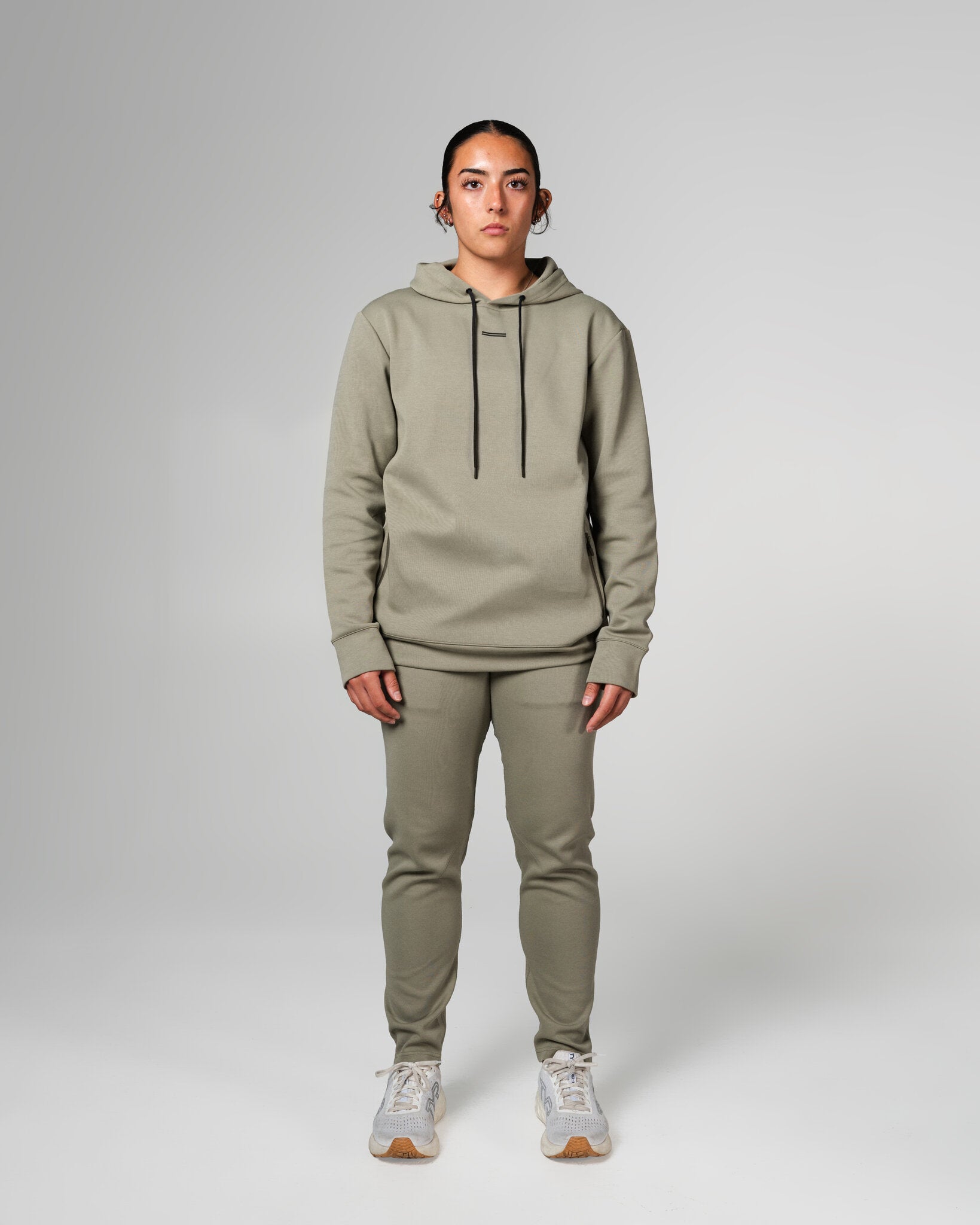 THNDHRT COLLECTION TRAINING APPAREL - HEAVYWEIGHT HOODIE (GRAY)