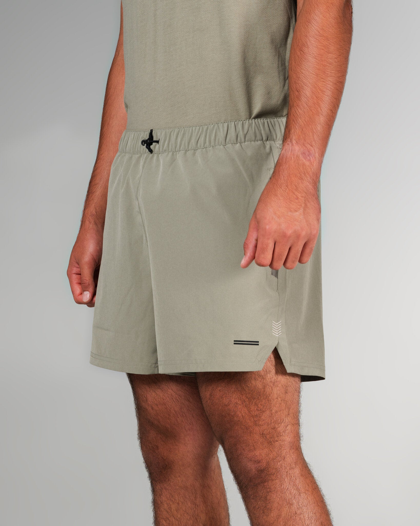THNDHRT COLLECTION TRAINING APPAREL - PERFORMANCE SHORTS (GRAY)