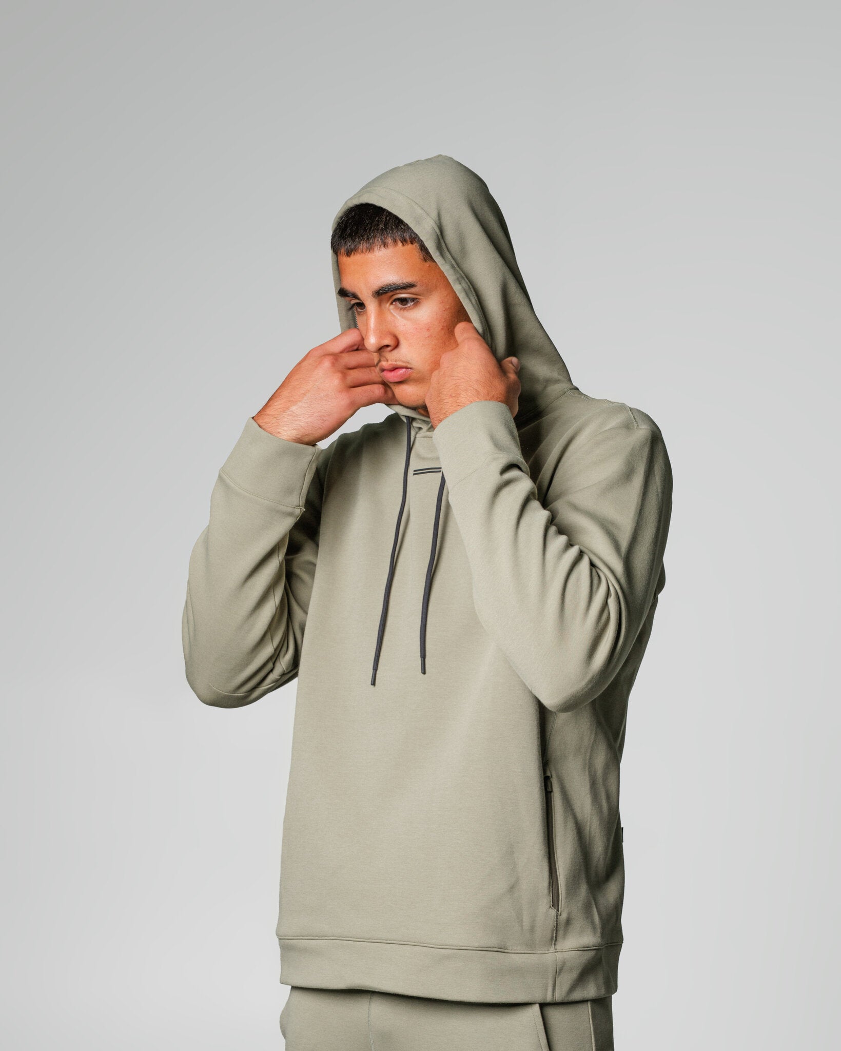 THNDHRT COLLECTION TRAINING APPAREL - HEAVYWEIGHT HOODIE (GRAY)
