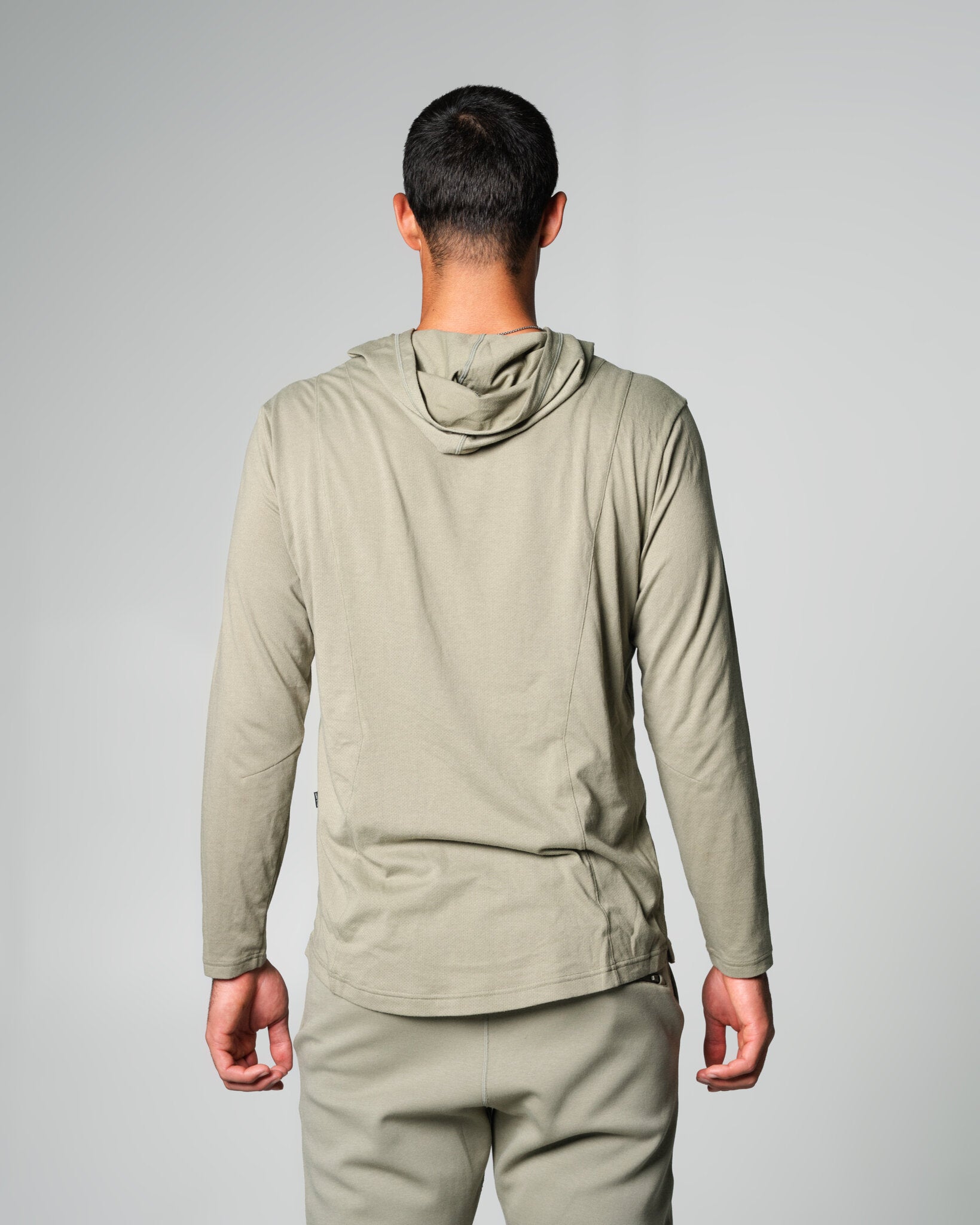 THNDHRT COLLECTION TRAINING APPAREL - HOODED LONG SLEEVE (GRAY)
