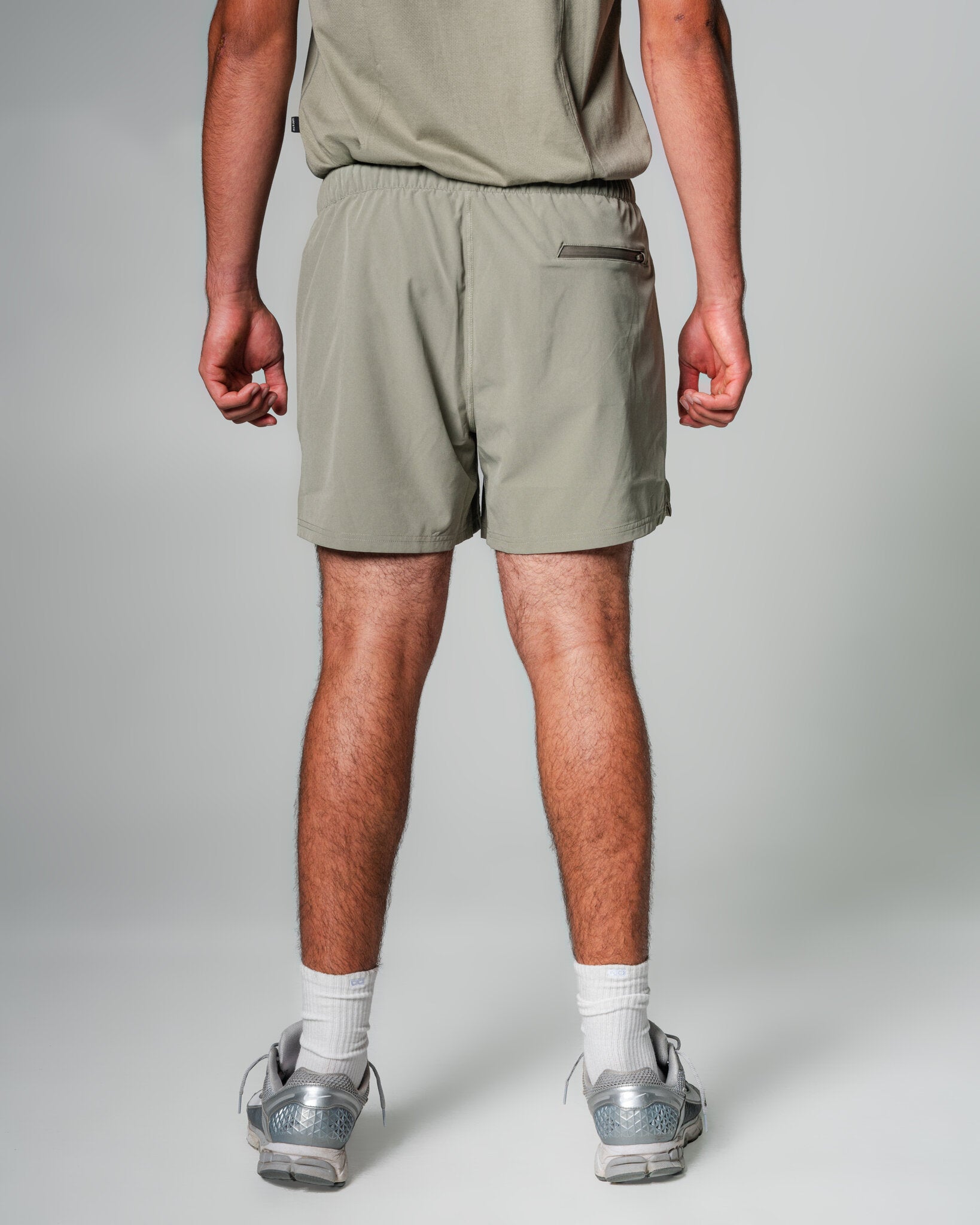 THNDHRT COLLECTION TRAINING APPAREL - PERFORMANCE SHORTS (GRAY)