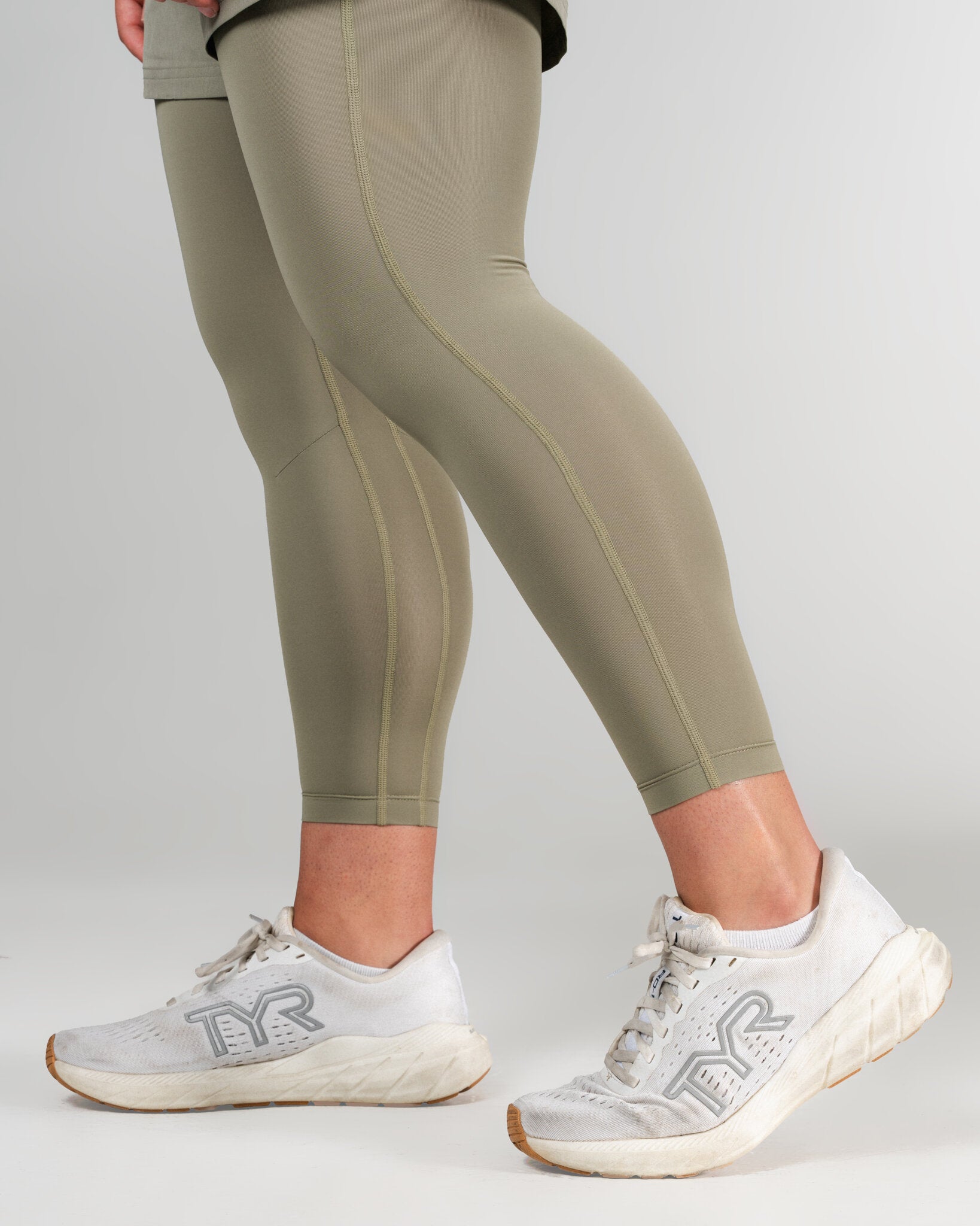 THNDHRT COLLECTION TRAINING APPAREL - PERFORMANCE TIGHTS (GRAY)