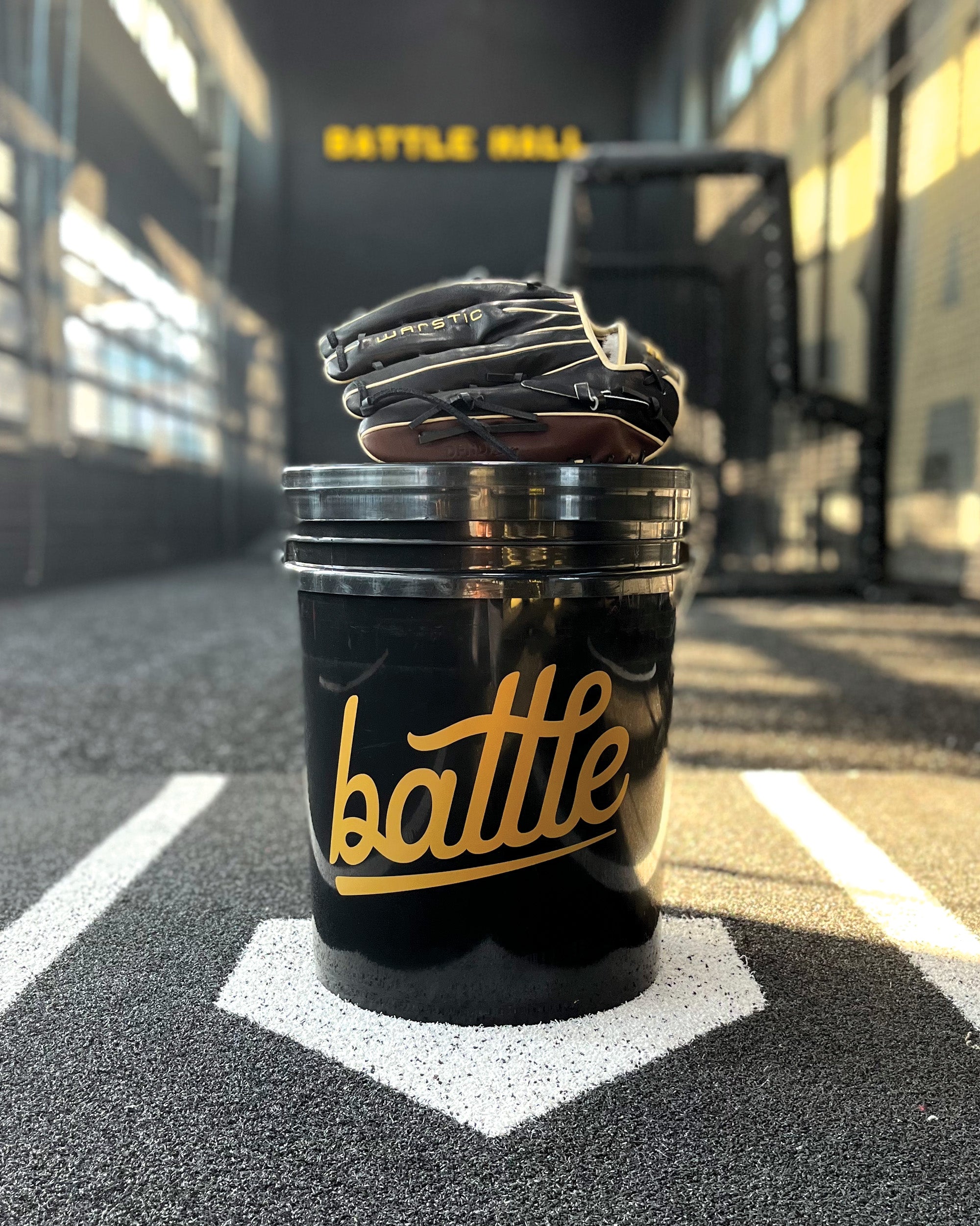 WARSTIC BATTLE BUCKET W/ PADDED SEAT