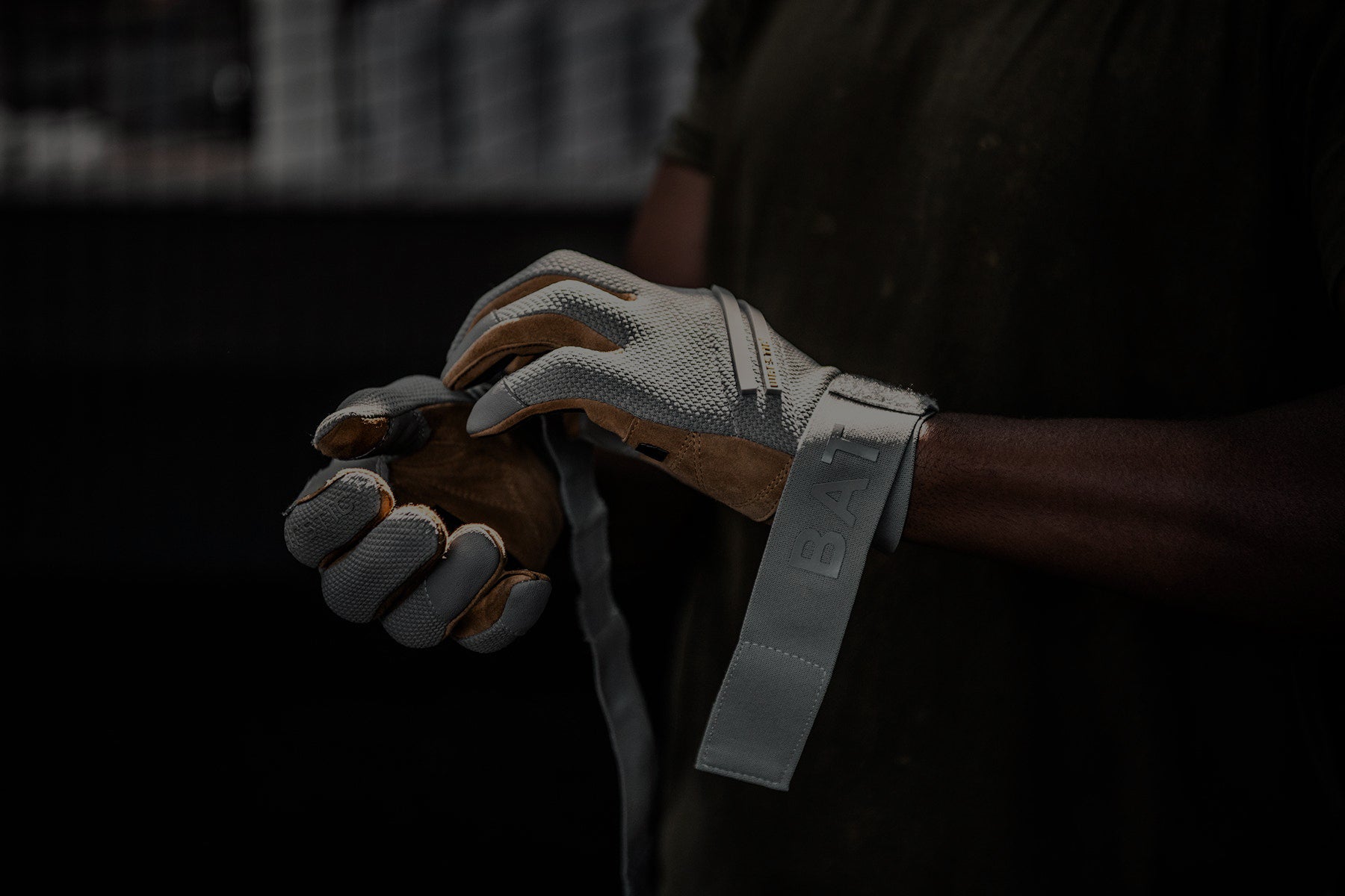 BATTING GLOVES