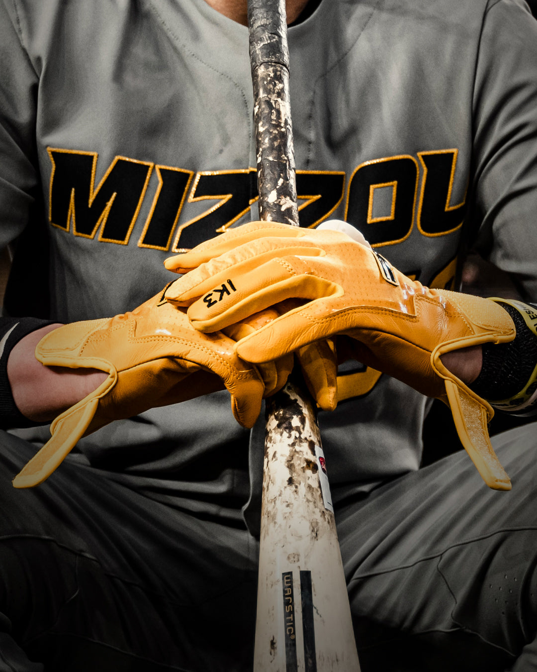 IK3 PRO SHORT CUFF BATTING GLOVES 