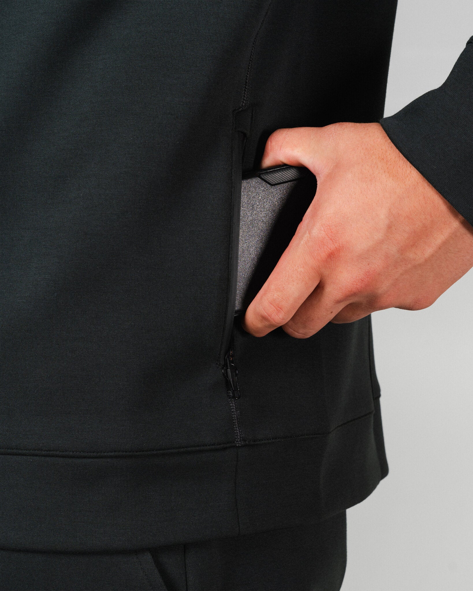 THNDHRT COLLECTION TRAINING APPAREL - HEAVYWEIGHT HOODIE (BLACK)