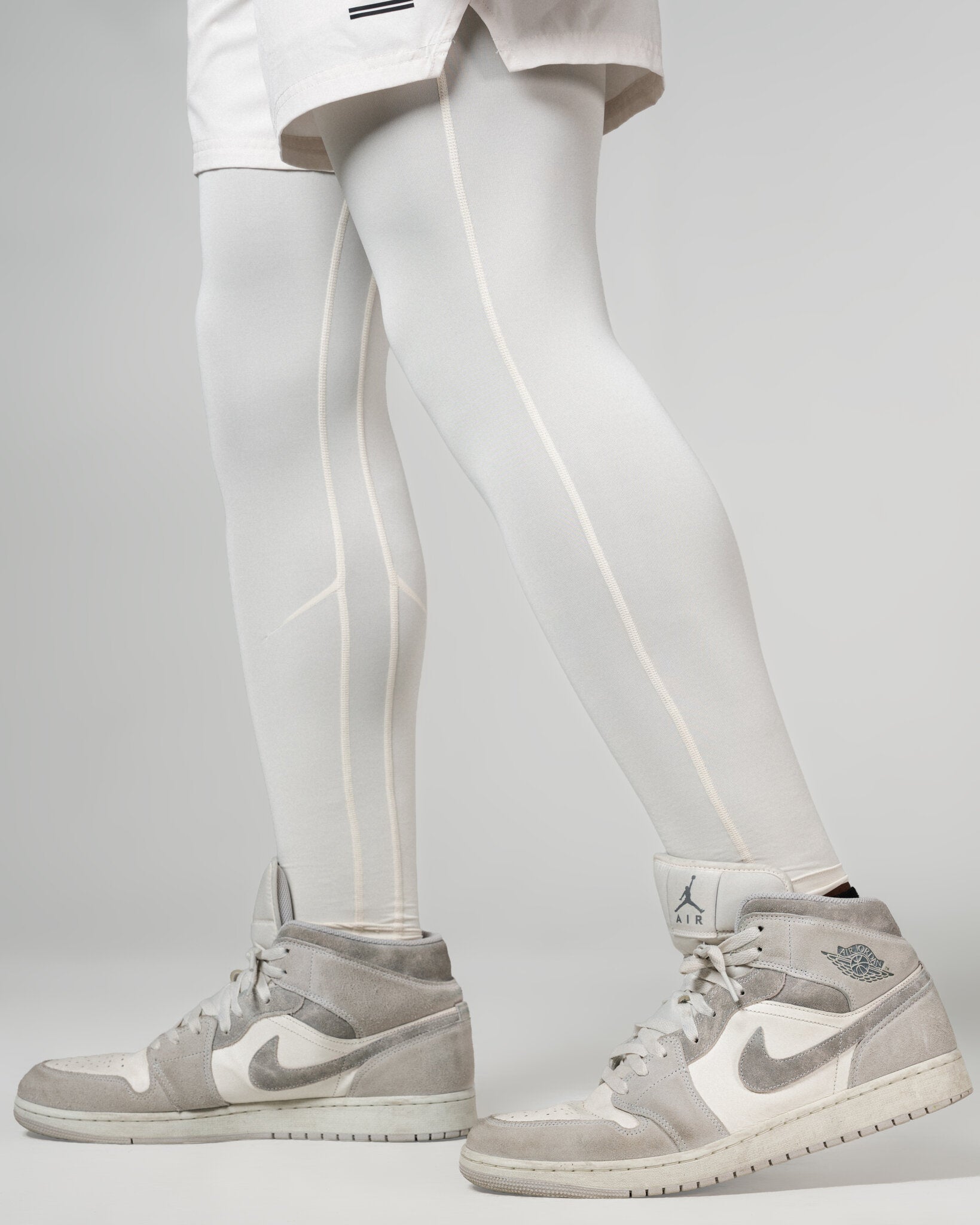 THNDHRT COLLECTION TRAINING APPAREL - PERFORMANCE TIGHTS (WHITE)