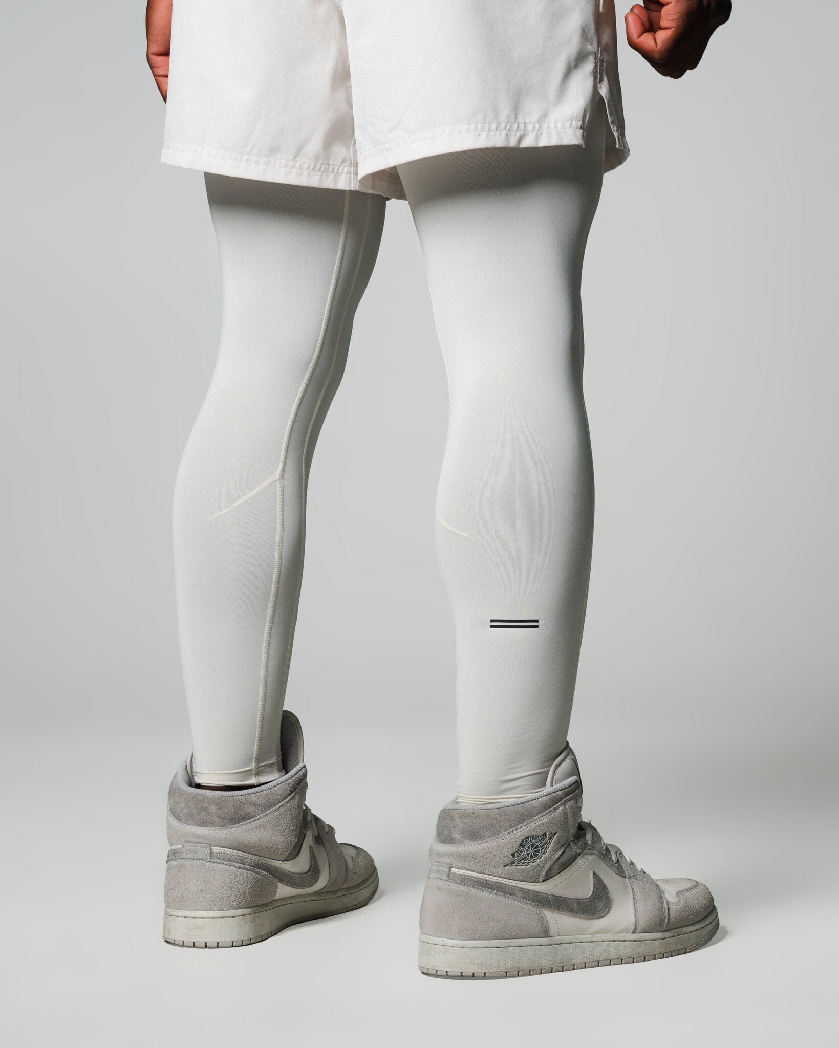 THNDHRT COLLECTION TRAINING APPAREL - PERFORMANCE TIGHTS (WHITE)