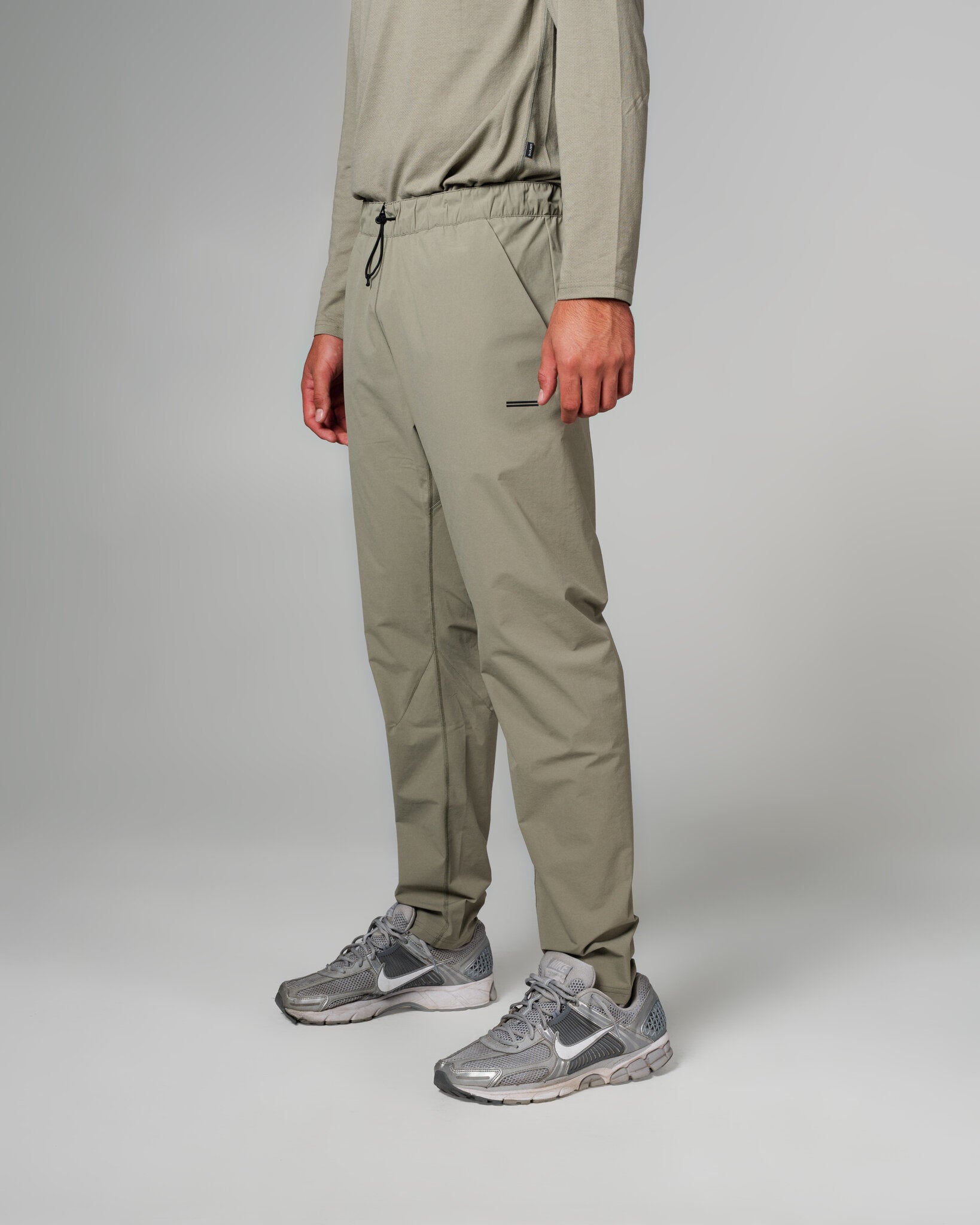 THNDHRT COLLECTION TRAINING APPAREL - TRACK PANT (GRAY)
