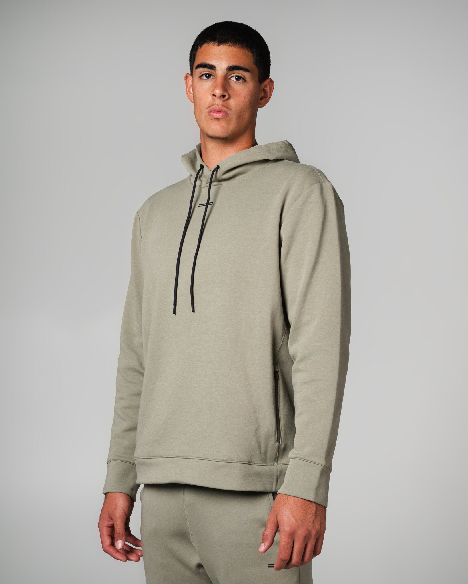THNDHRT COLLECTION TRAINING APPAREL - HEAVYWEIGHT HOODIE (GRAY)