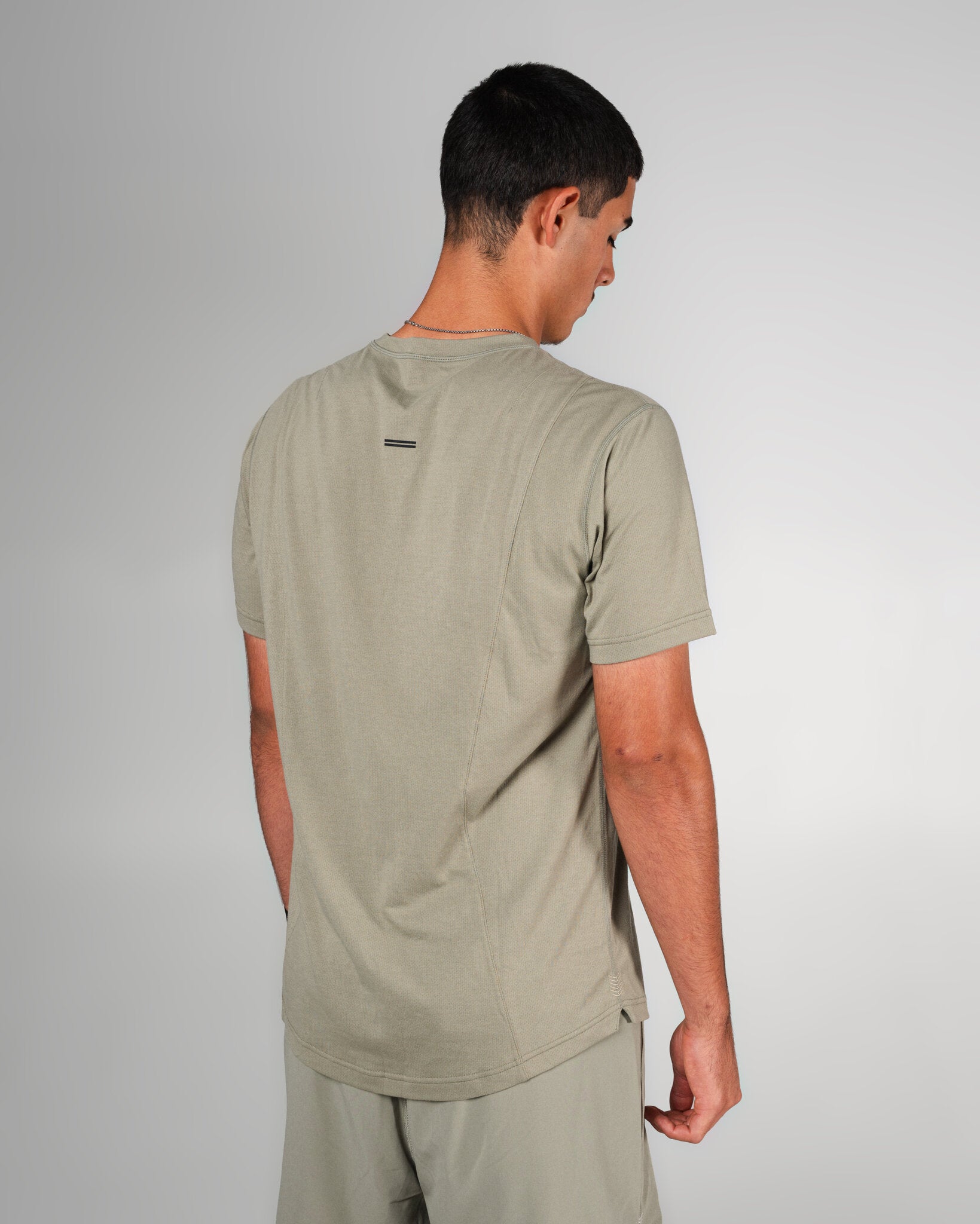 THNDHRT COLLECTION TRAINING APPAREL - SHORT SLEEVE TEE (GRAY)