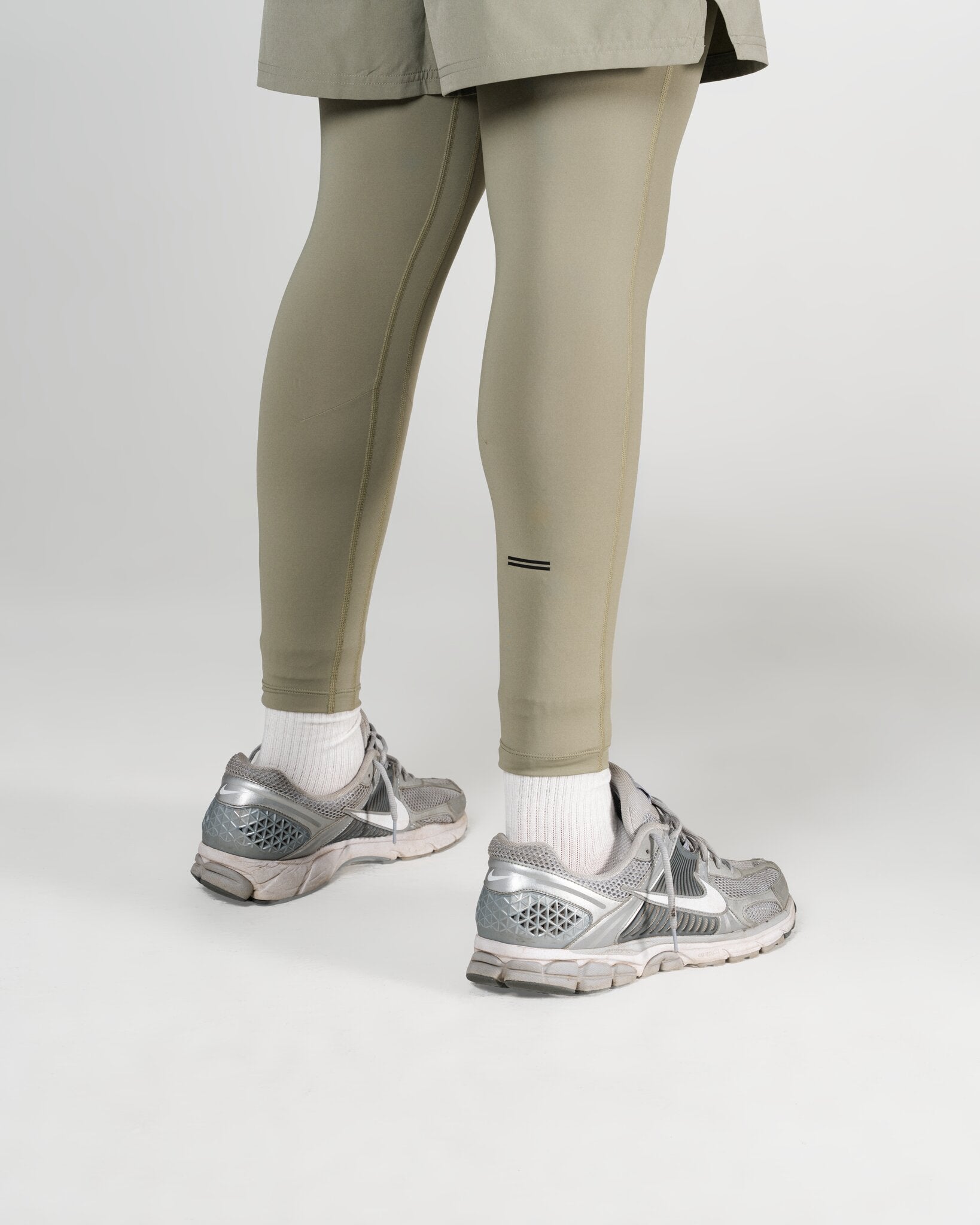 THNDHRT COLLECTION TRAINING APPAREL - PERFORMANCE TIGHTS (GRAY)