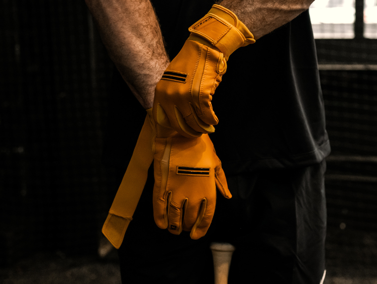 BATTING GLOVES