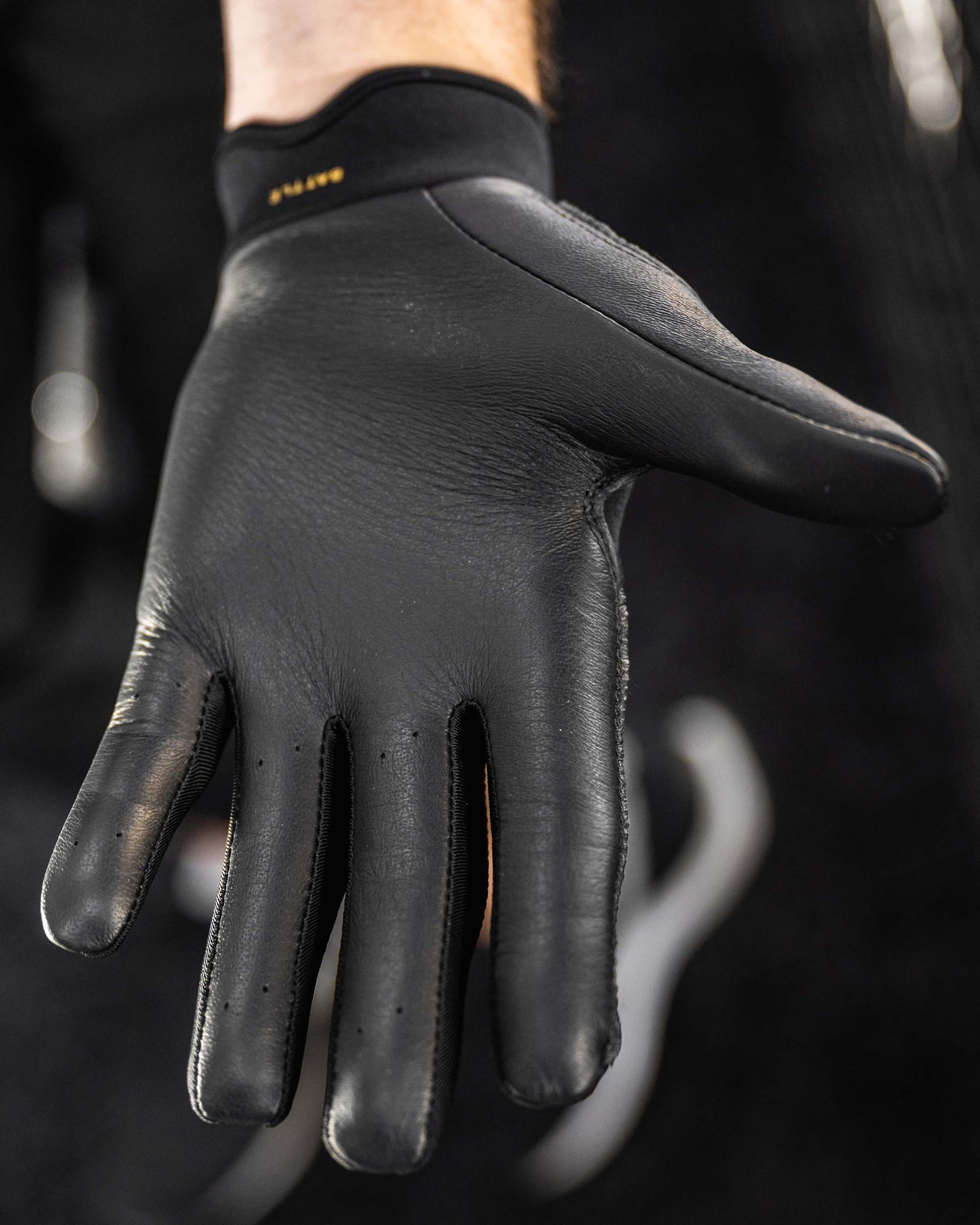 IK3 PRO SHORT CUFF BATTING GLOVES 